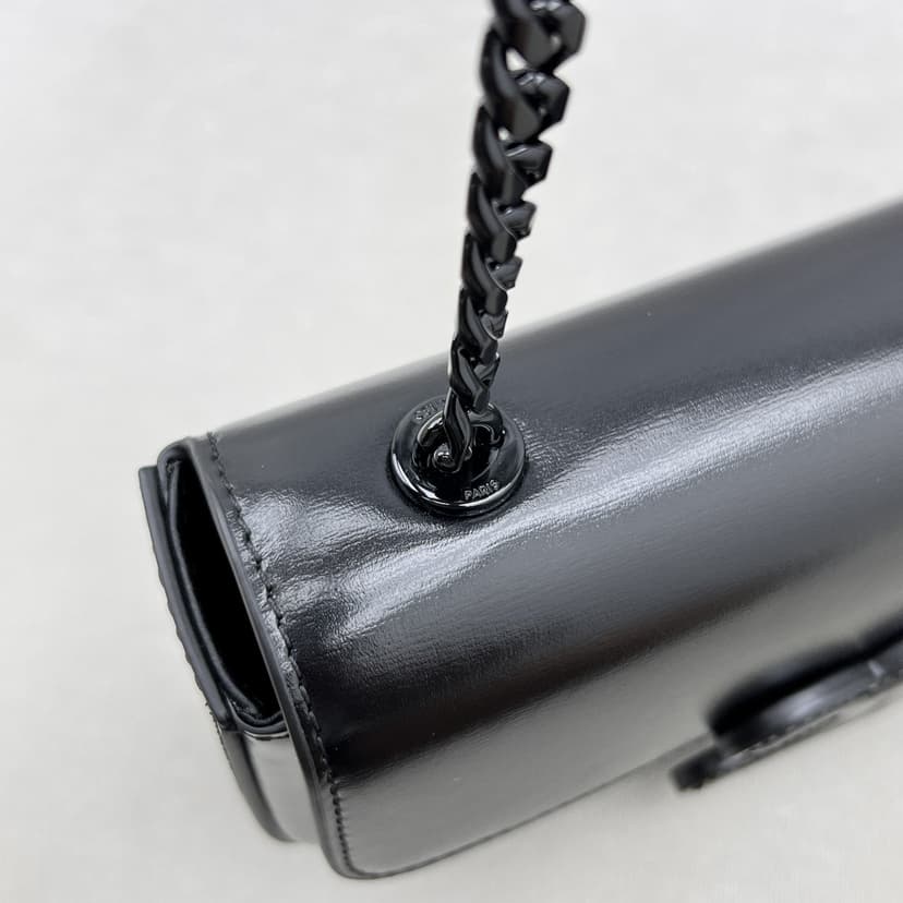 Celine Chain Shoulder Bag Triomphe Black 197993EQJ.38NN