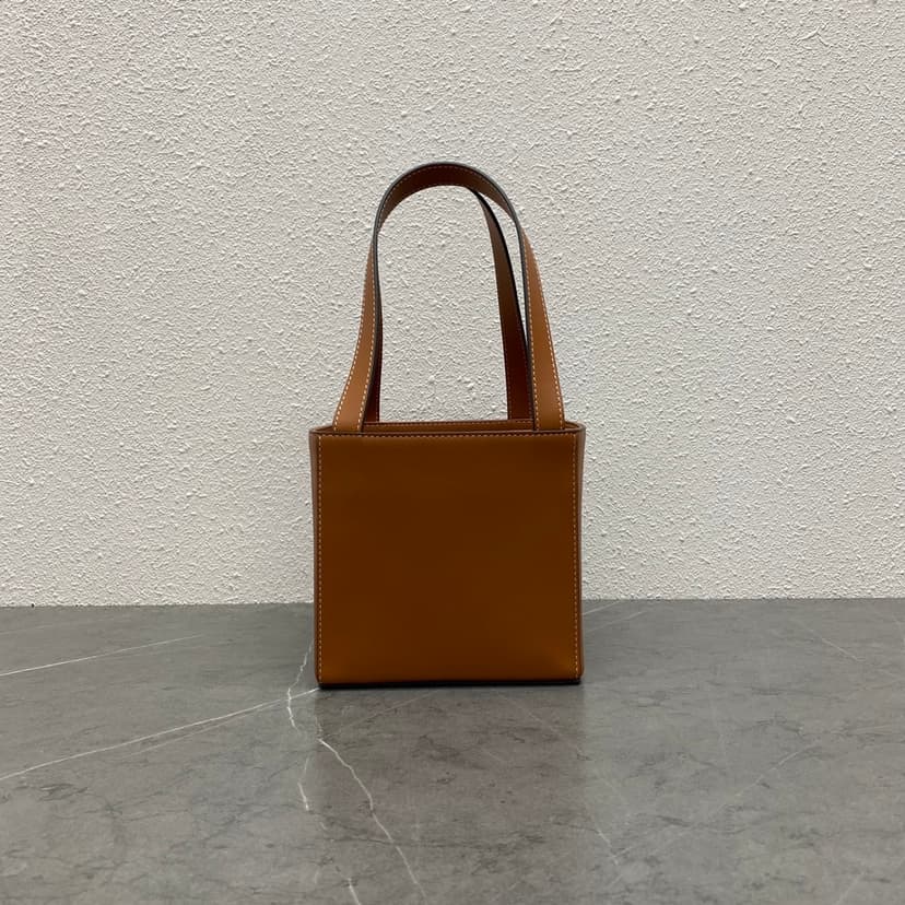 Celine Cube Bag Cuir Triomphe Square Tan