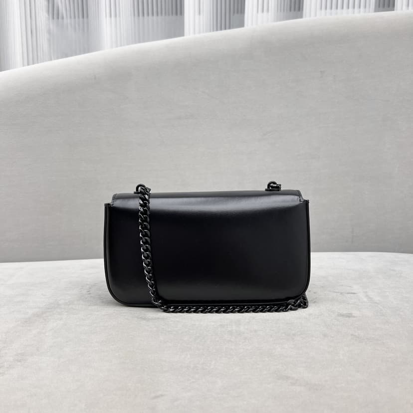 Celine Chain Shoulder Bag Triomphe Black 197993EQJ.38NN