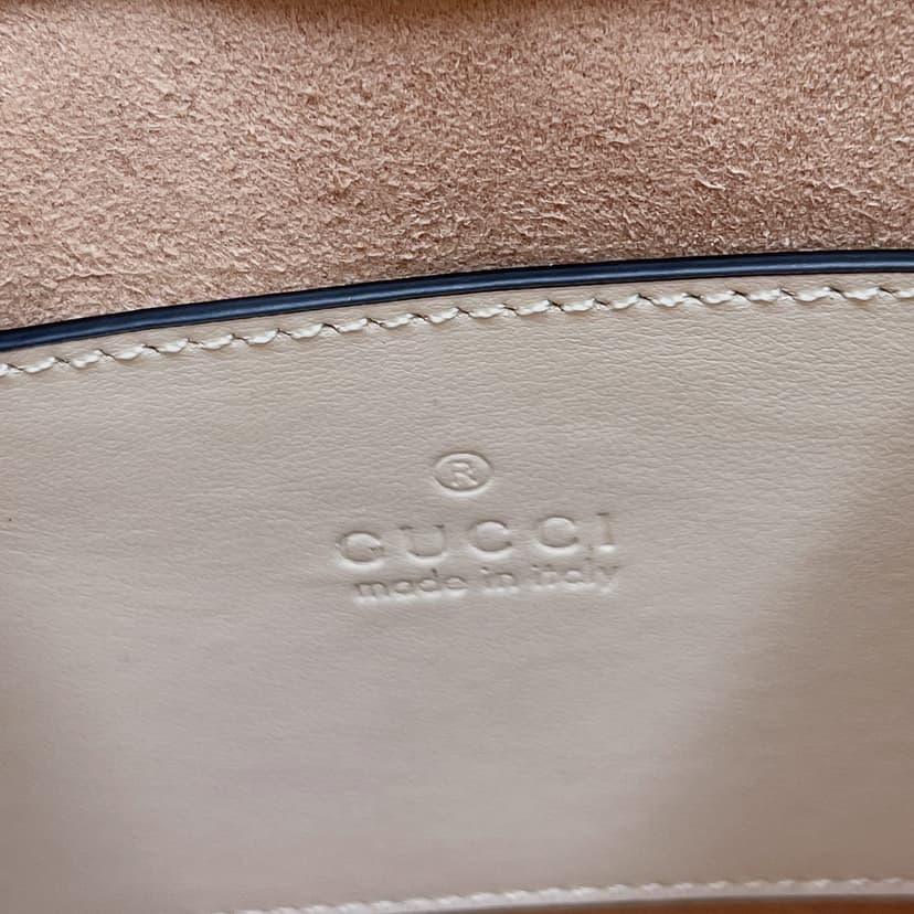 Gucci Marmont Matelasse Mini Bag White 696123 DTDHT 9022