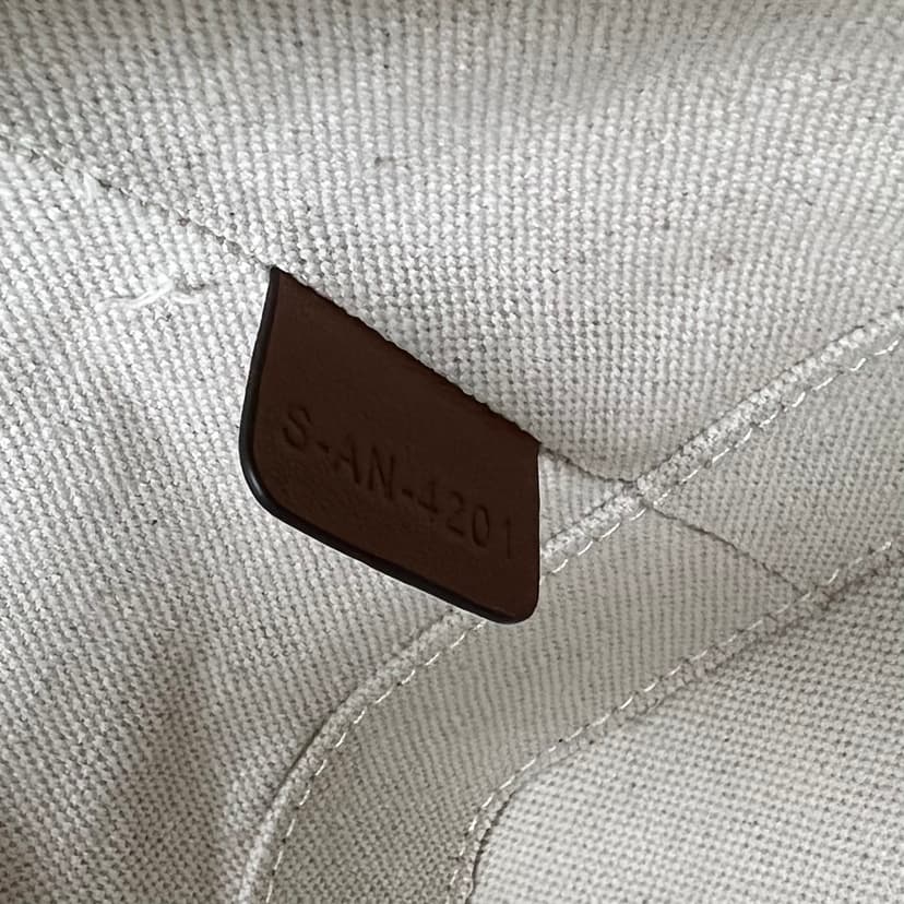 Celine Small Bucket Cuir Triomphe In Textile Natural / Tan 198242EFL.02NT