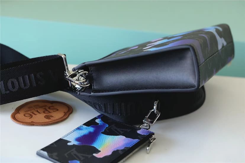 Gaston Wearable Wallet Bag Shouder Bags Black For Men 8.7in/22cm M81753