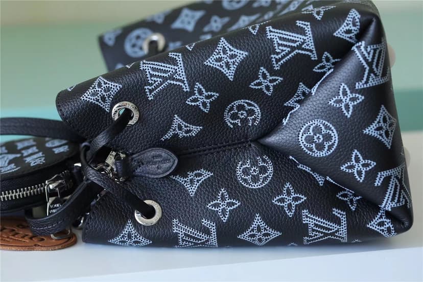 Bella Monogram Pattern Black For Women 8.4in/22cm M21096