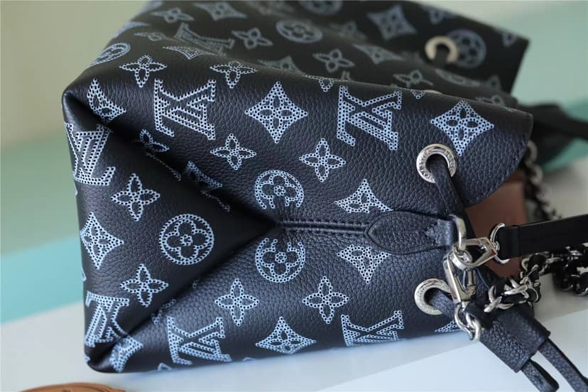 Bella Monogram Pattern Black For Women 8.4in/22cm M21096