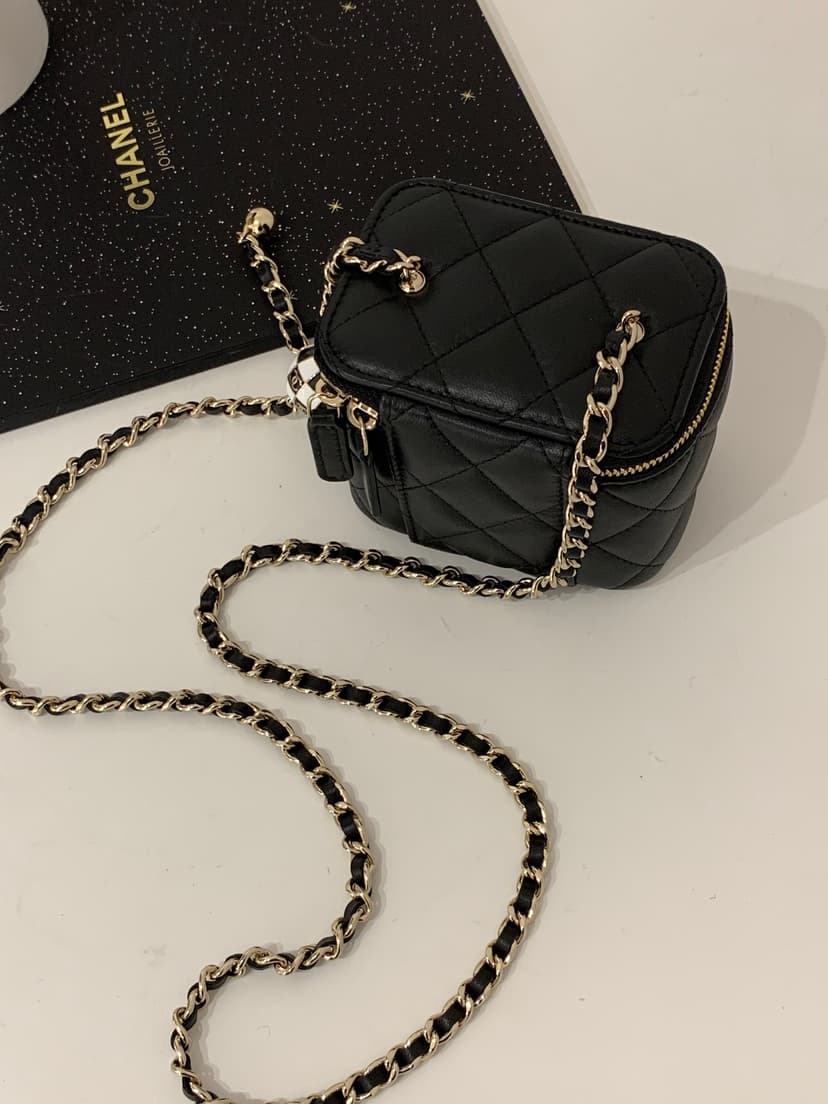 [True-to-ORIGINAL] Chanel Vanity With Chain Black For Women 6.6 in / 17 cm