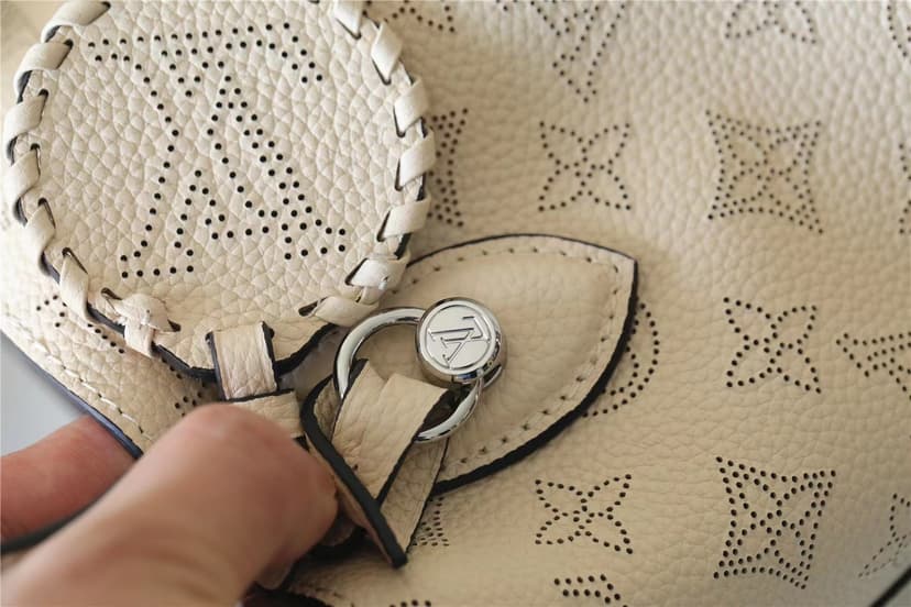 Louis Vuitton Blossom PM White