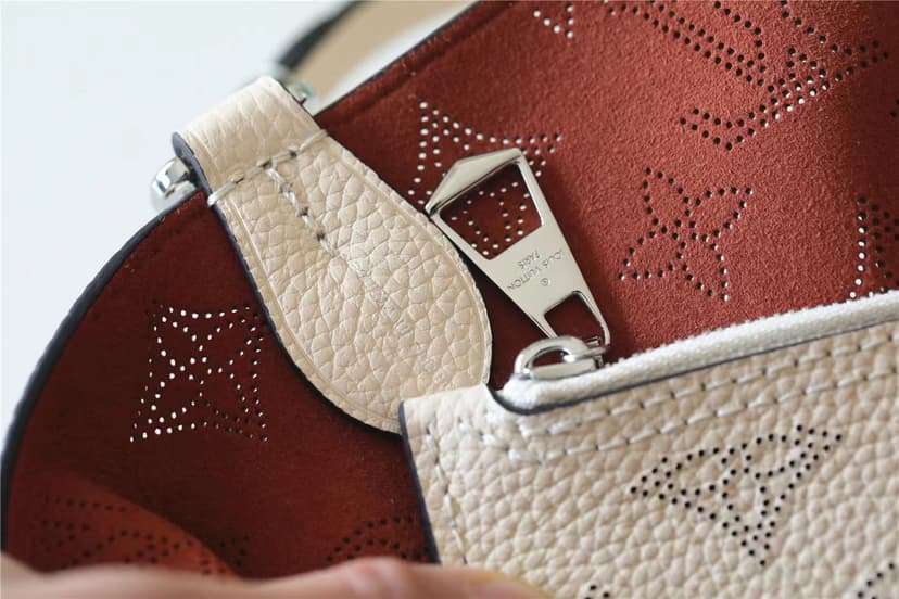 Louis Vuitton Blossom PM White