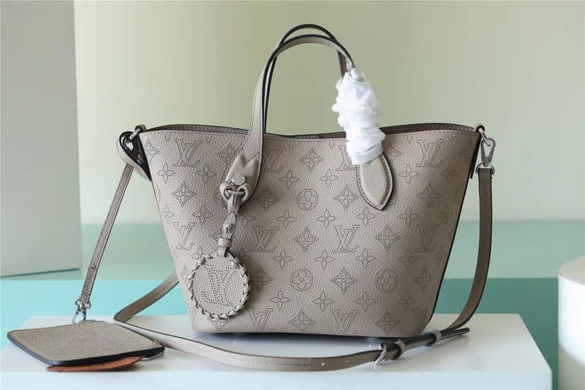 Louis Vuitton Loop Blossom PM Beige For Women‎ 7.9in/20cm M21849