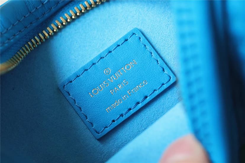 Louis Vuitton Loop Blue For Women‎ 9.1in/23.1cm