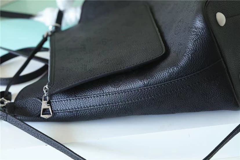 Louis Vuitton Neverfull MM Black For Women‎ 12.2in/31cm