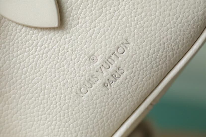 Louis Vuitton Speedy Bandouliere 20 White