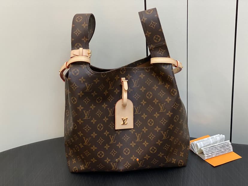 Louis Vuitton Atlantis GM Brown For Women 34cm / 13.4in M46817
