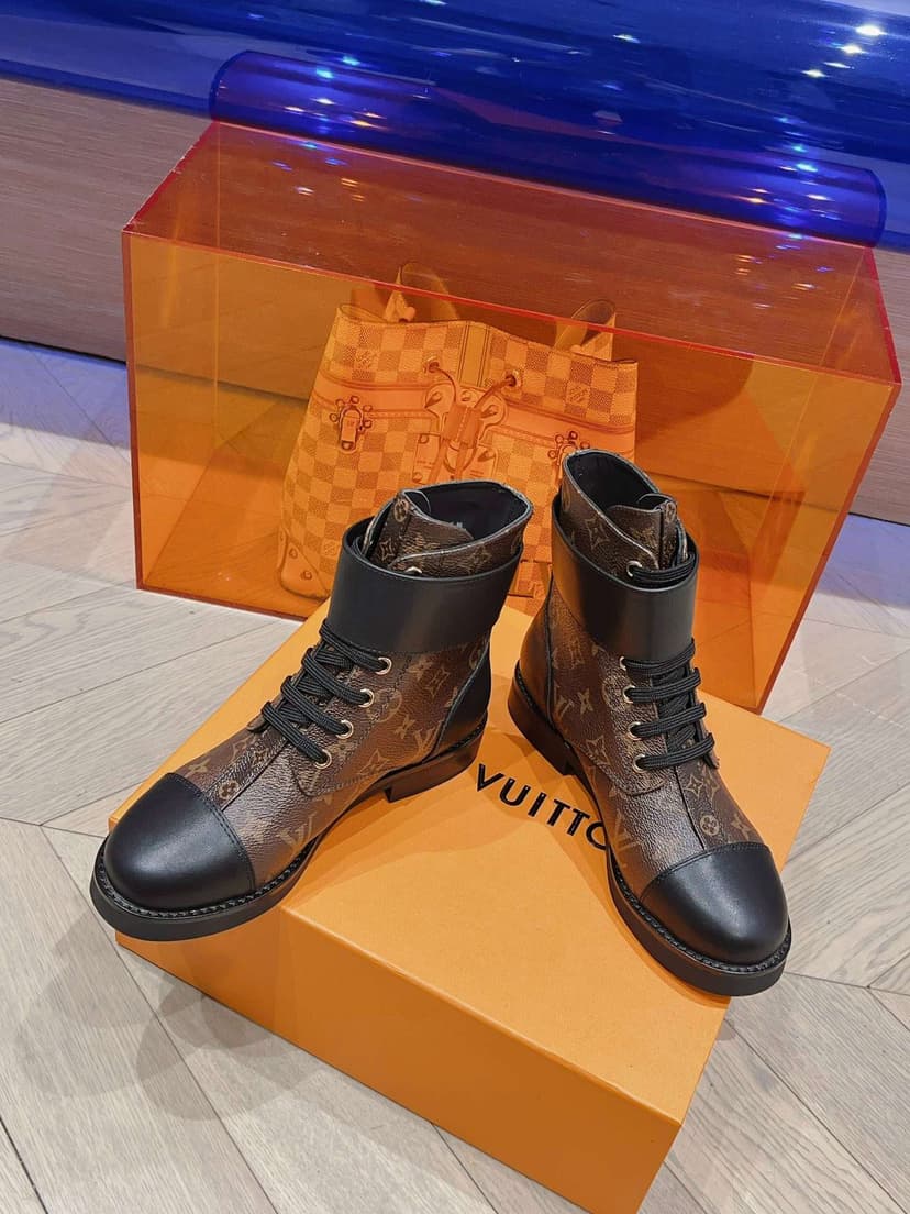 Louis Vuitton Wonderland Flat Ranger Brown For Women 1AAV61