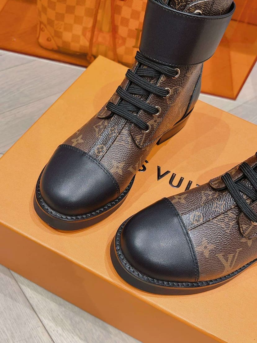 Louis Vuitton Wonderland Flat Ranger Brown For Women 1AAV61