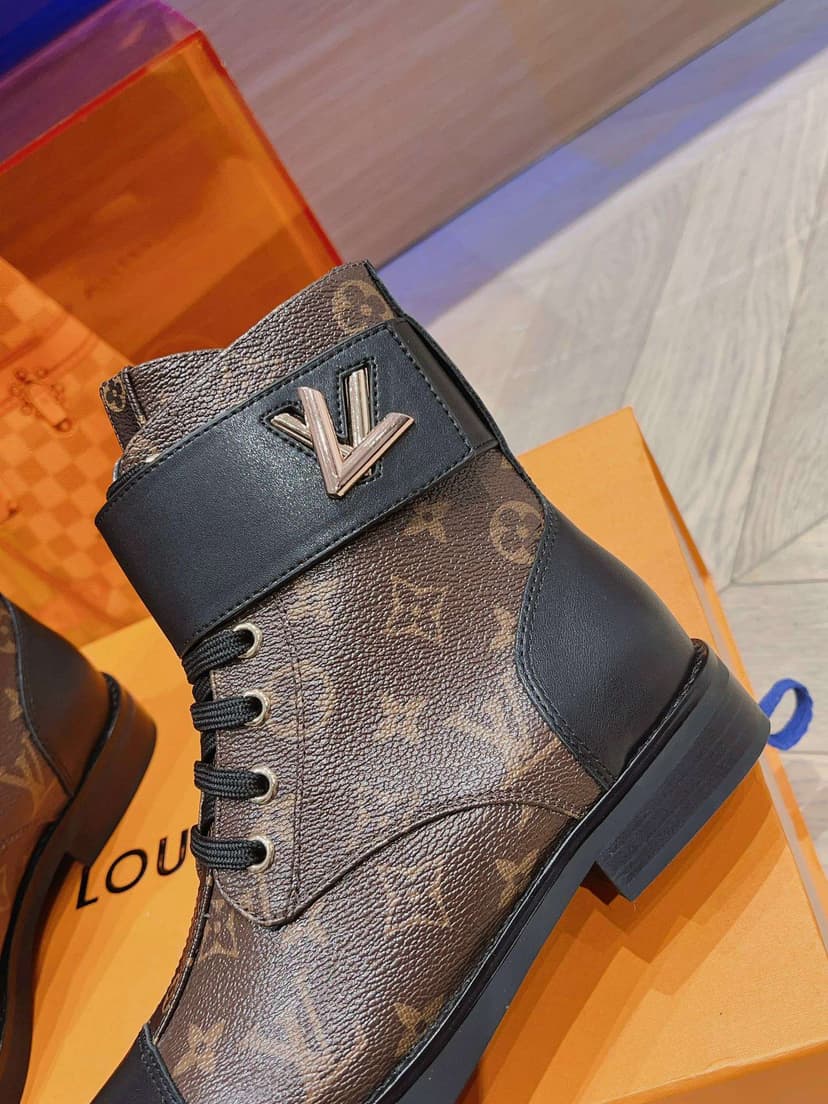 Louis Vuitton Wonderland Flat Ranger Brown For Women 1AAV61