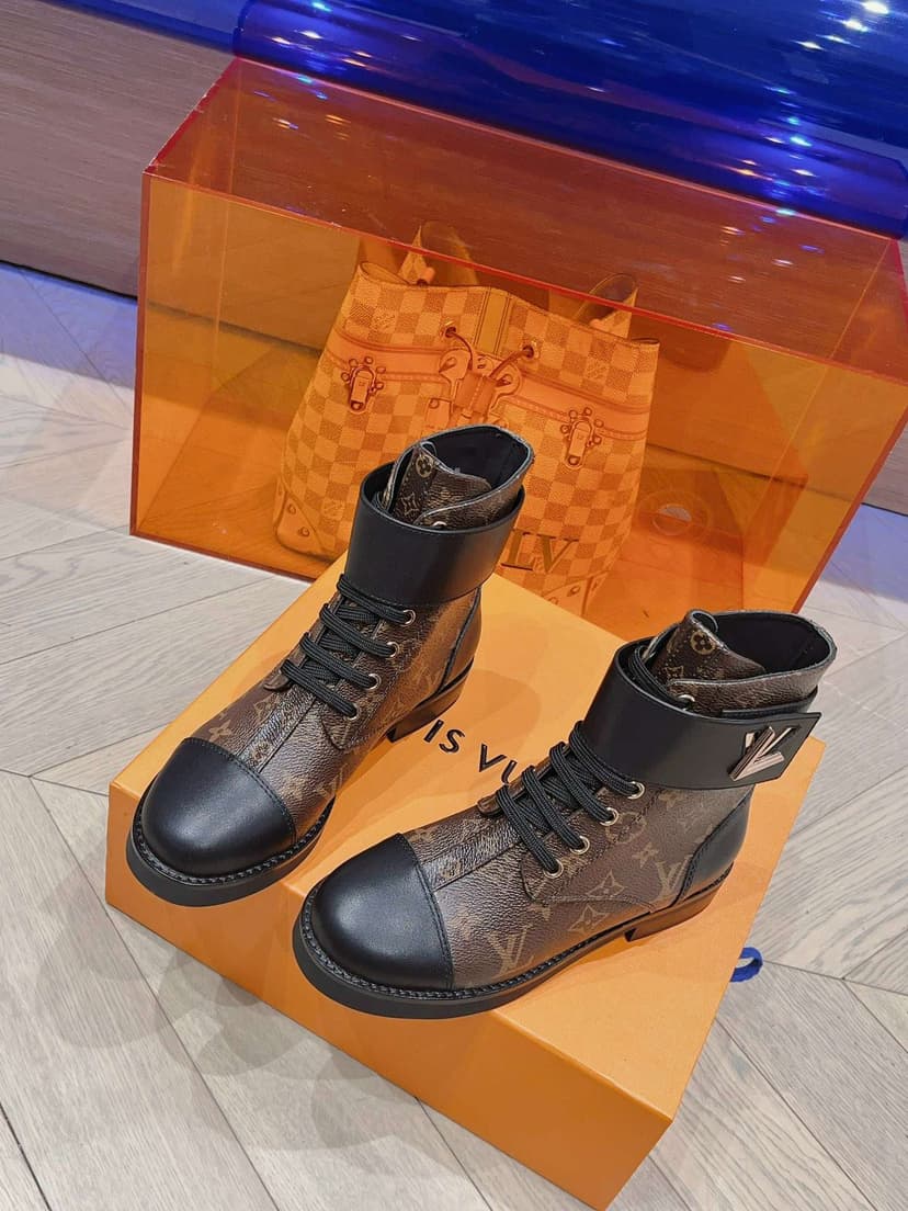 Louis Vuitton Wonderland Flat Ranger Brown For Women 1AAV61