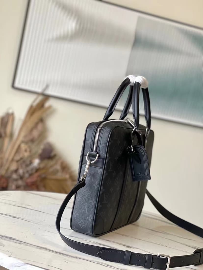 Louis Vuitton Porte-Documents Voyage PM Black For Men 36.5cm / 14.4in M46457