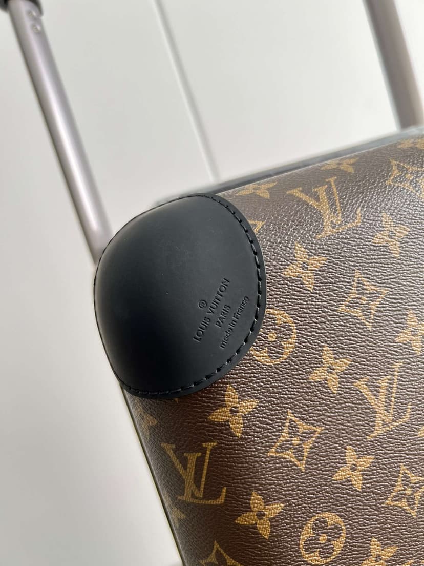 Louis Vuitton Horizon 55 Brown 21.7in/55cm