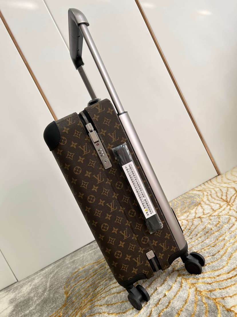 Louis Vuitton Horizon 55 Brown 21.7in/55cm