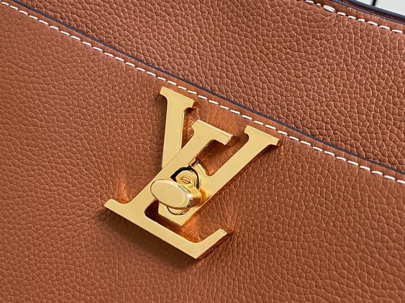 Louis Vuitton Lock and Walk Brown For Women 8.1in/20.5cm M24165