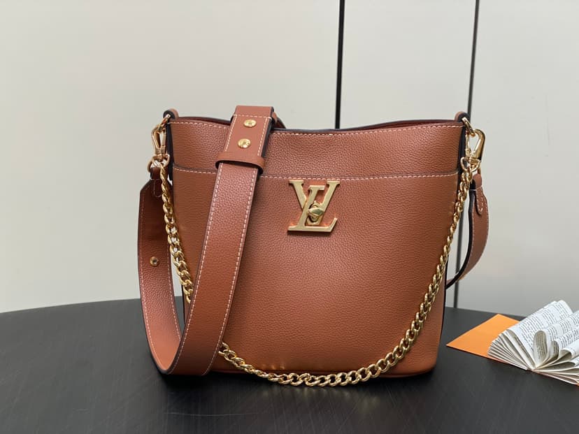 Louis Vuitton Lock and Walk Brown For Women 8.1in/20.5cm M24165