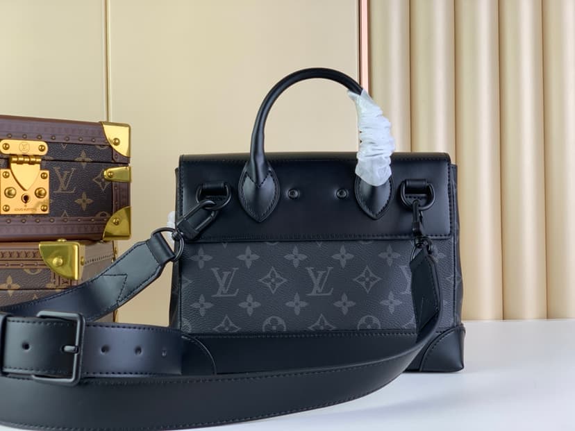 Louis Vuitton Steamer PM Black For Men 9.8in/25cm M46953