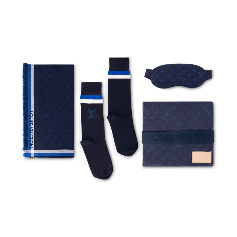 Louis Vuitton LV Travel Kit Bag Blue For Men 57.1in/145cm M77970