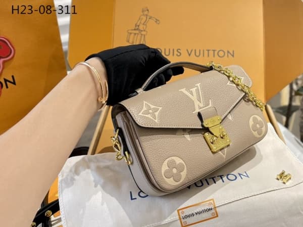Louis Vuitton Pochette Métis East West Grey For Women 8.5in/21.5cm M23081
