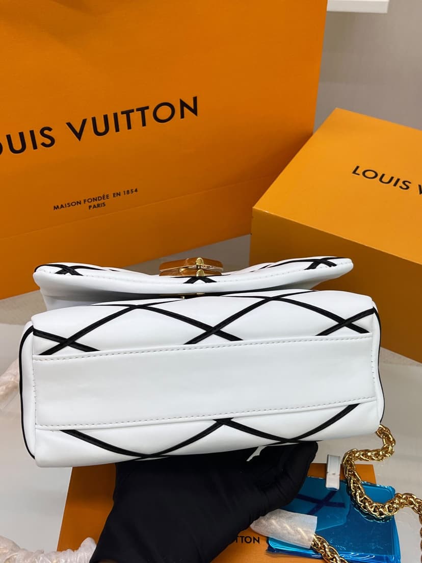 [True-to-ORIGINAL] Louis Vuitton GO-14 MM White/ Black Bag For Women M22890- 9.1 Inches/ 23 Cm