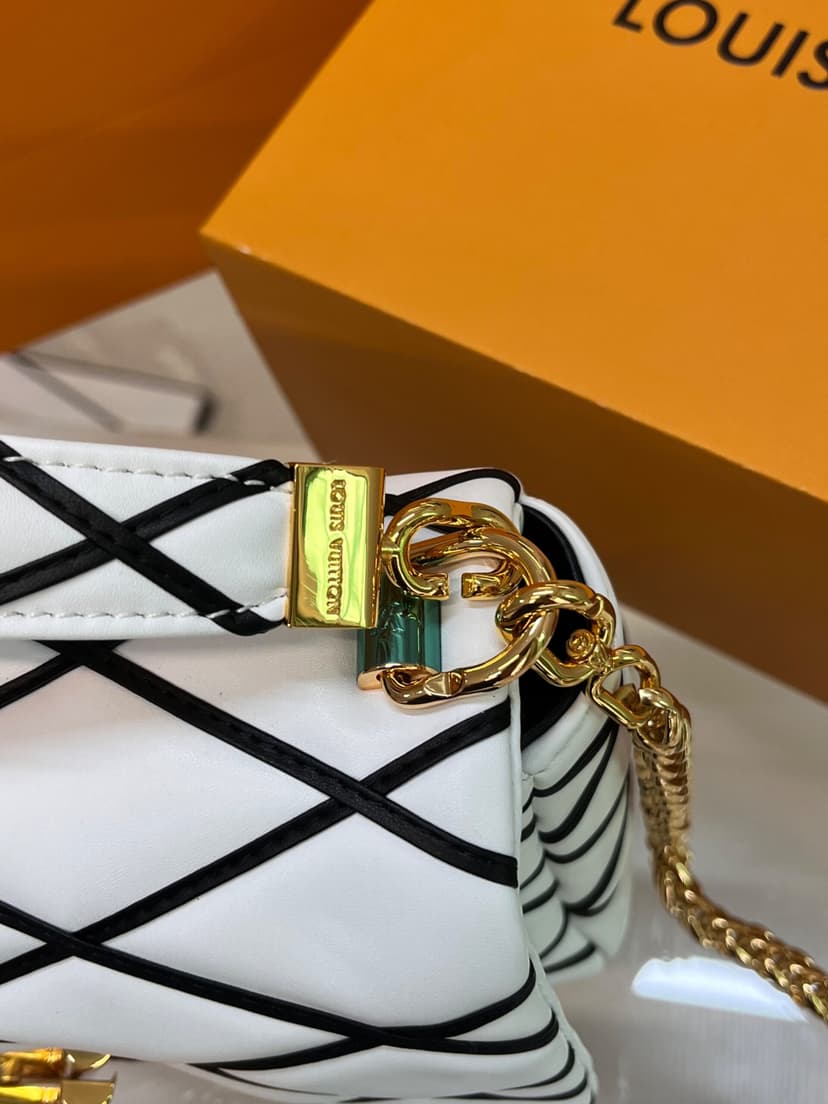 [True-to-ORIGINAL] Louis Vuitton GO-14 MM White/ Black Bag For Women M22890- 9.1 Inches/ 23 Cm