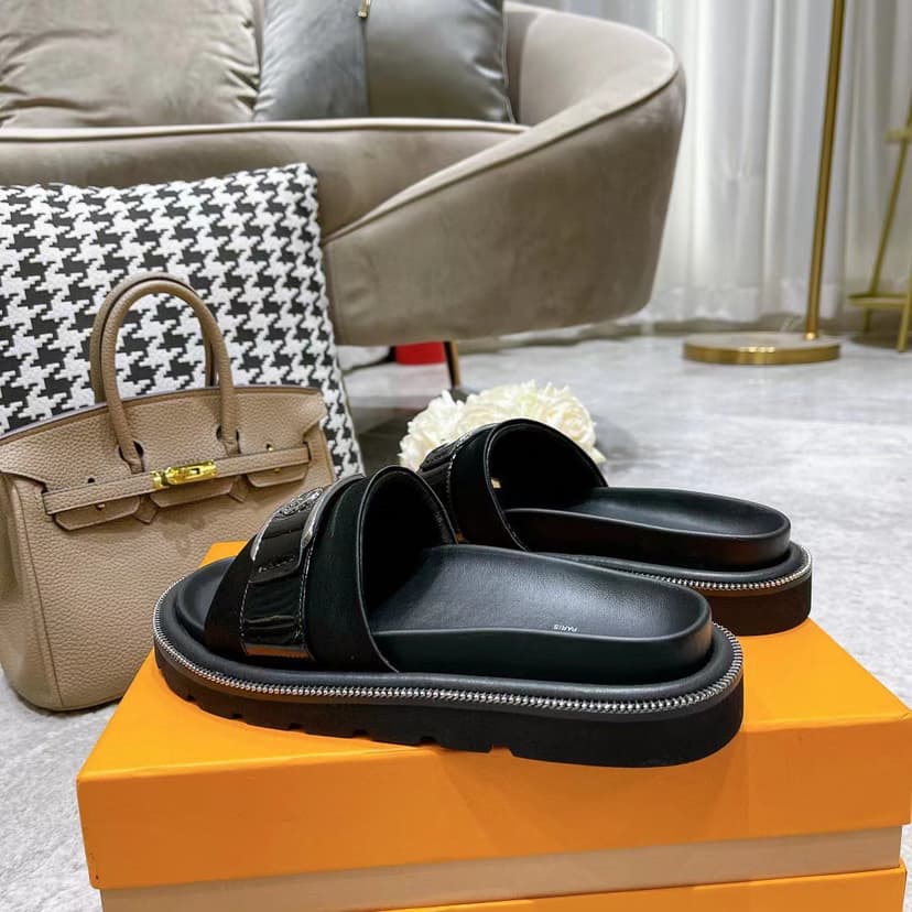 Louis Vuitton Women's Pool Pillow Flat Comfort Mule Black For Women LV