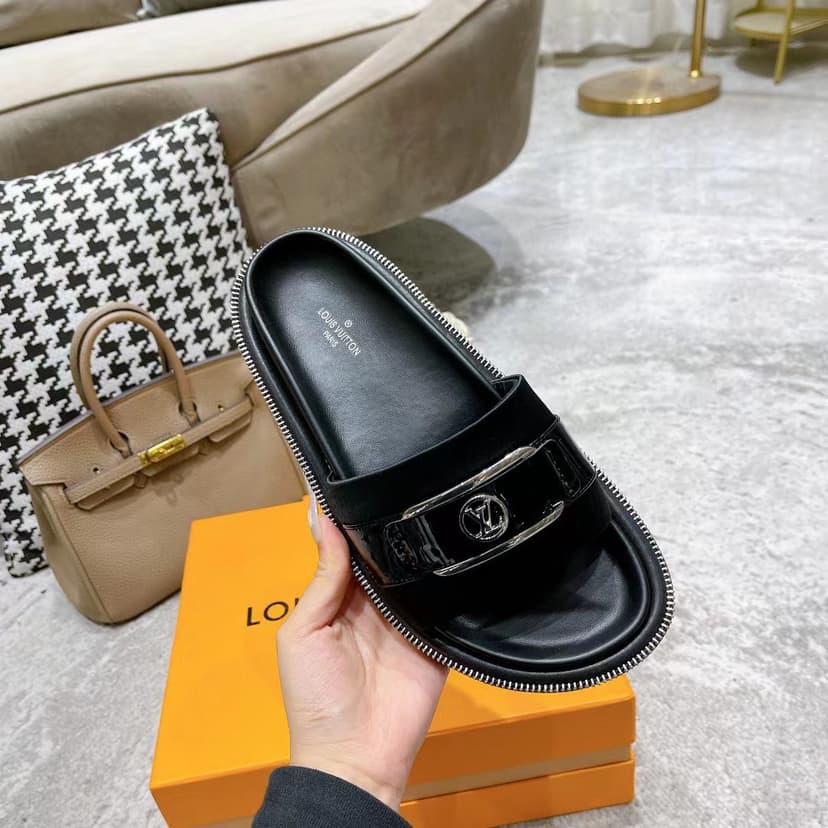 Louis Vuitton Women's Pool Pillow Flat Comfort Mule Black For Women LV