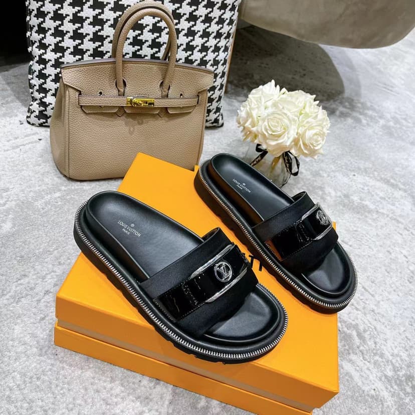 Louis Vuitton Women's Pool Pillow Flat Comfort Mule Black For Women LV
