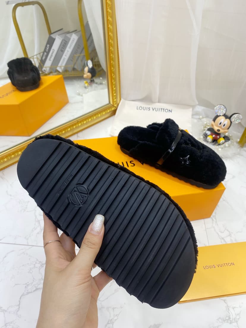 Louis Vuitton Women's Winterbreak Flat Comfort Mule Dark Blue For Women LV