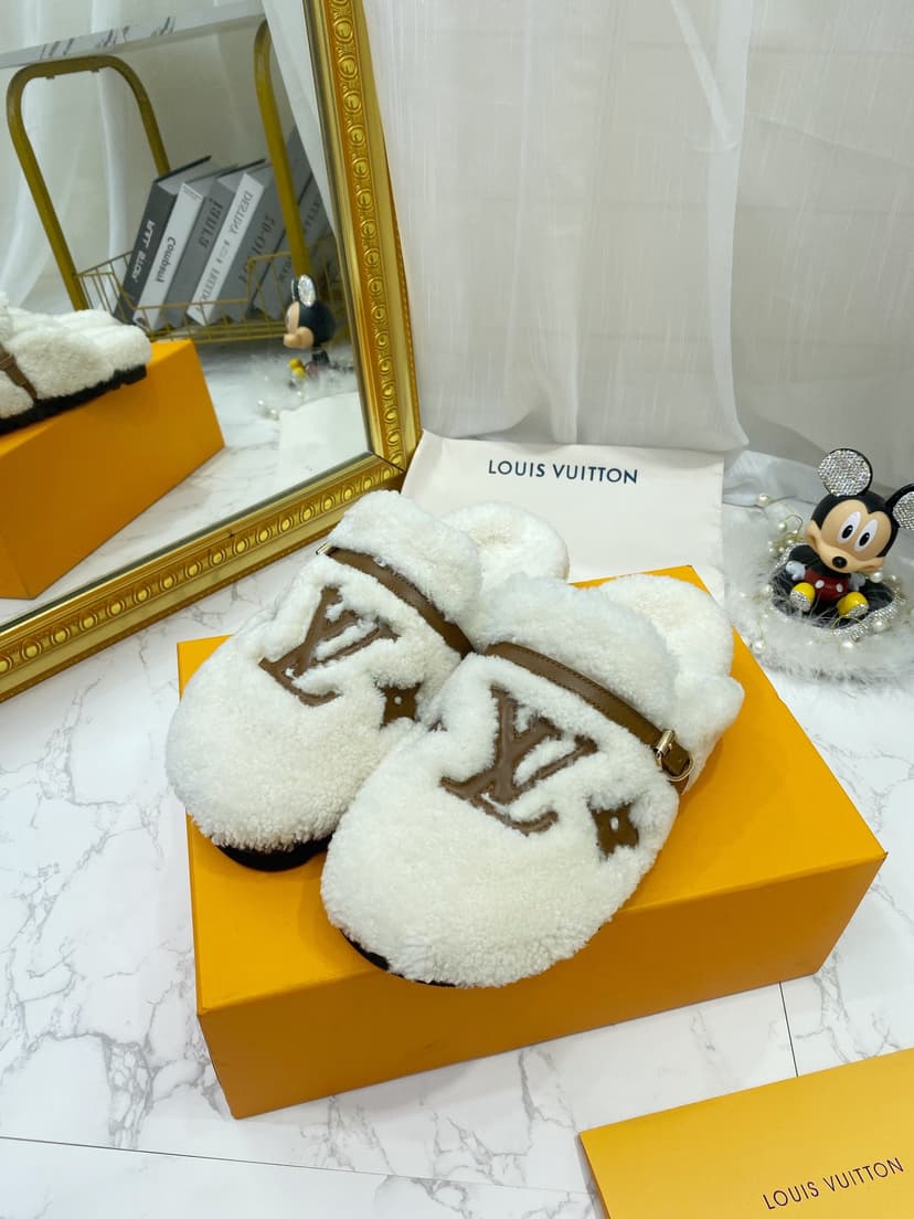 Louis Vuitton Women's Winterbreak Flat Comfort Mule White For Women LV