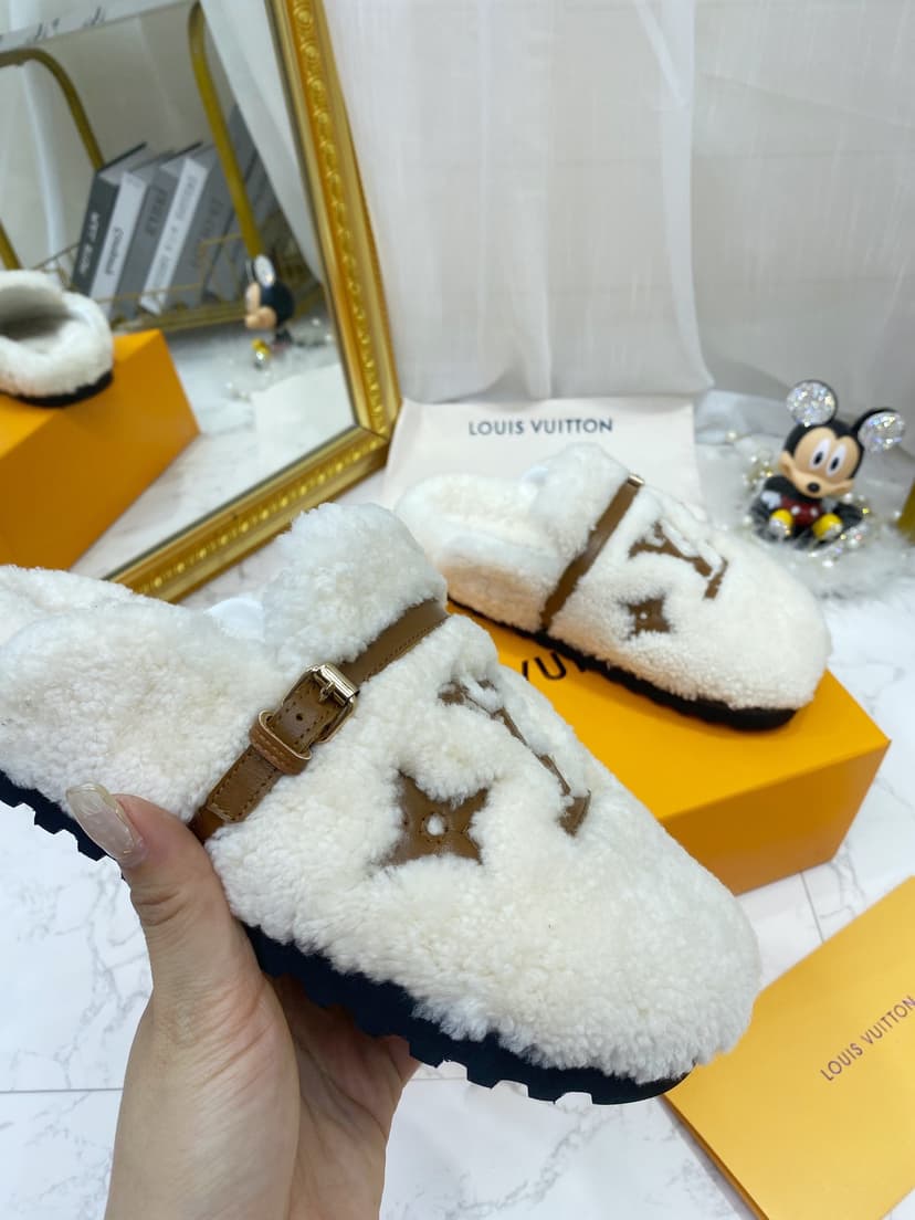 Louis Vuitton Women's Winterbreak Flat Comfort Mule White For Women LV