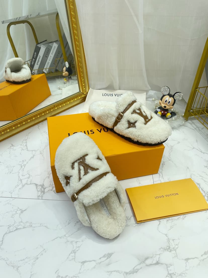 Louis Vuitton Women's Winterbreak Flat Comfort Mule White For Women LV