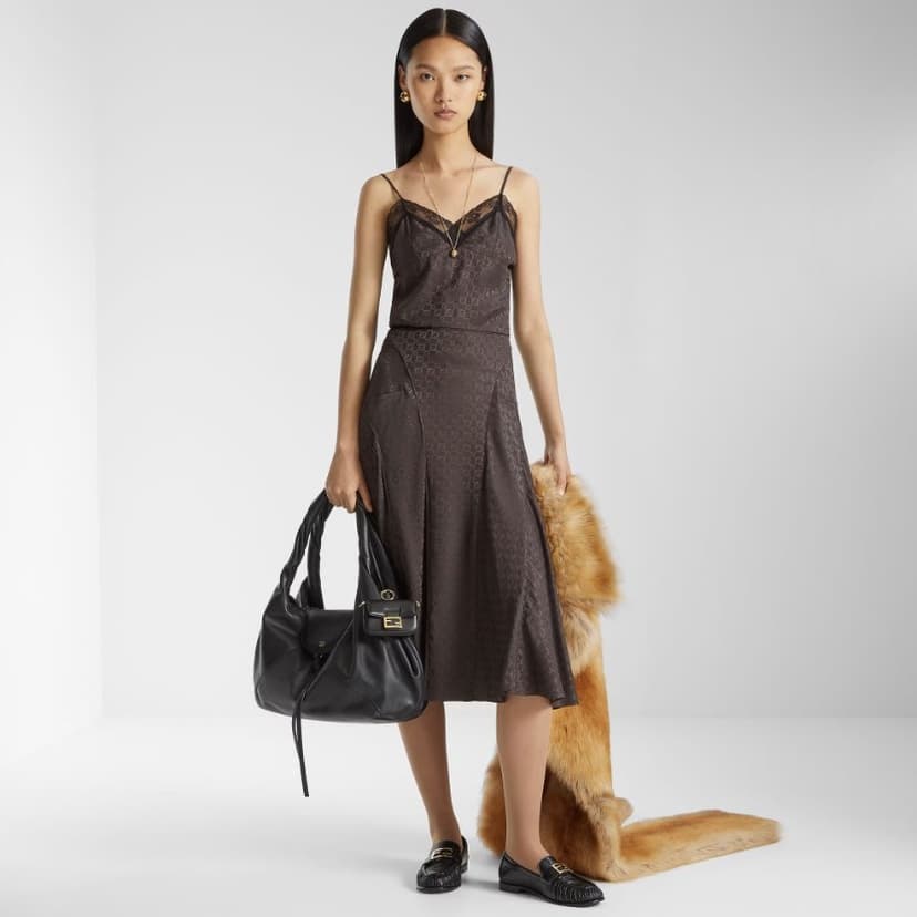 [True-to-ORIGINAL] Fendi Spy Bag Black For Women 18.9in/48cm 8BR839AYCTF0KUR