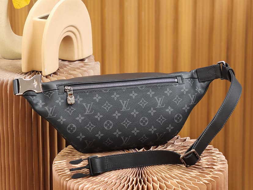 Louis Vuitton Discovery Bumbag PM Monogram Eclipse Canvas M46035
