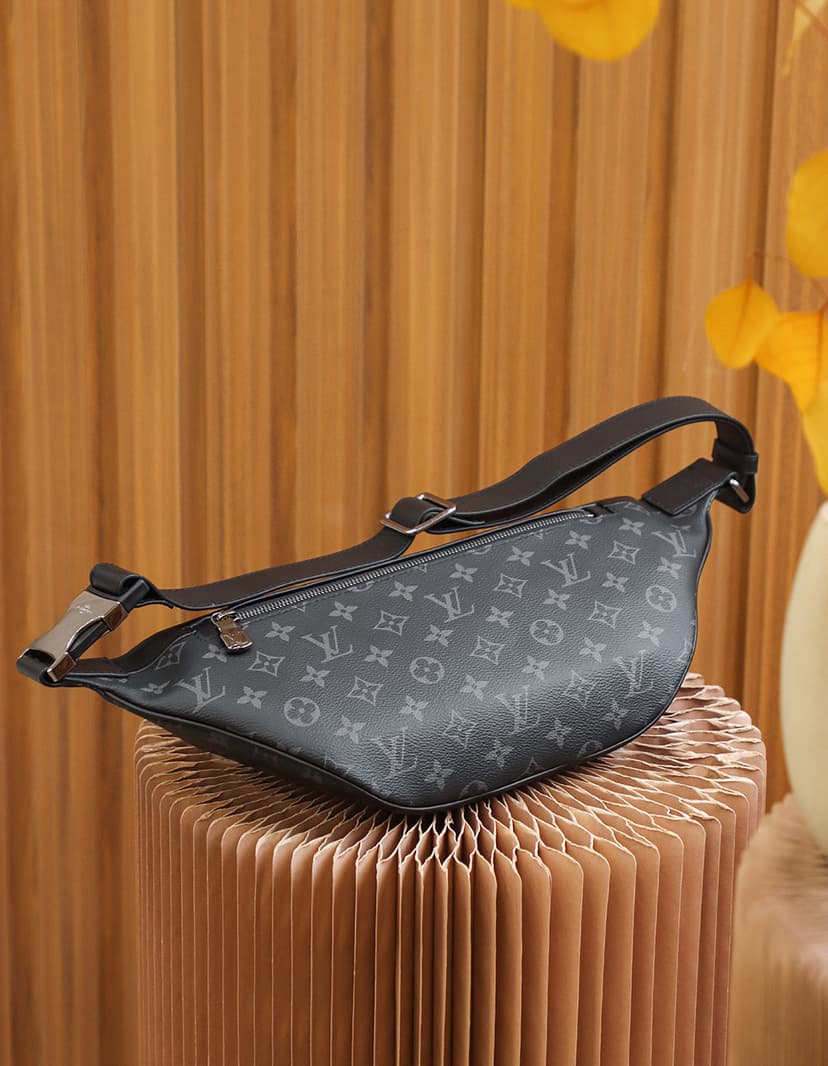 Louis Vuitton Discovery Bumbag PM Monogram Eclipse Canvas M46035