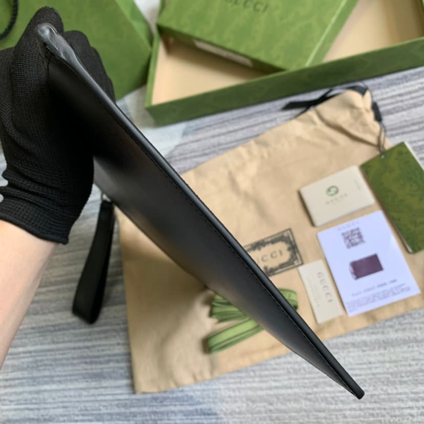 Gucci Marmont Pouch in Black with Gold Toned Hardware For Men, Men's Pouch 12in/30.5cm GG 475317 DJ20T 1000