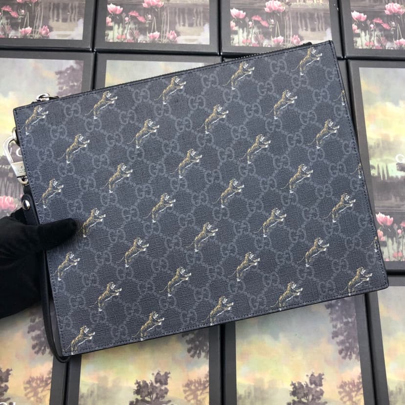 Gucci Tiger Print Pouch Light Grey Black For Men, Men’s Pouch 12in/31cm GG