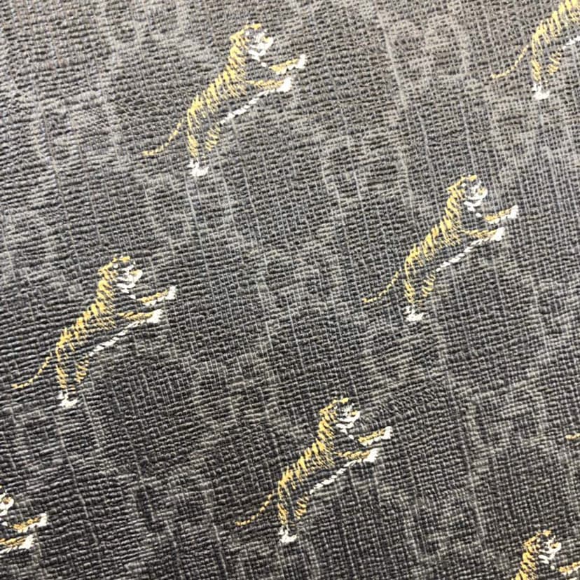 Gucci Tiger Print Pouch Light Grey Black For Men, Men’s Pouch 12in/31cm GG