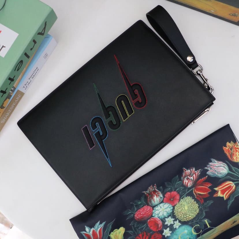 Gucci Pouch in Black With Blade Embroidery For Men, Men's Pouch 12in/31cm GG