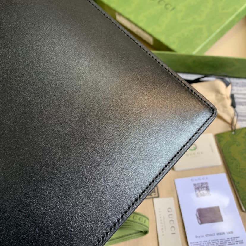 Gucci Marmont Pouch in Black with Gold Toned Hardware For Men, Men's Pouch 12in/30.5cm GG 475317 DJ20T 1000