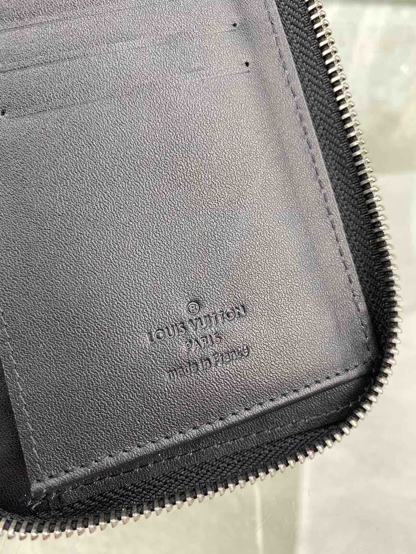 Louis Vuitton Zippy Wallet Vertical Damier Infini For Men, Men's Wallet 7.9in/20cm LV N63548