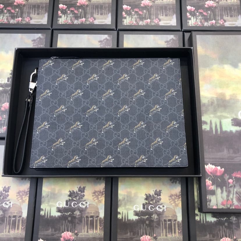 Gucci Tiger Print Pouch Light Grey Black For Men, Men’s Pouch 12in/31cm GG
