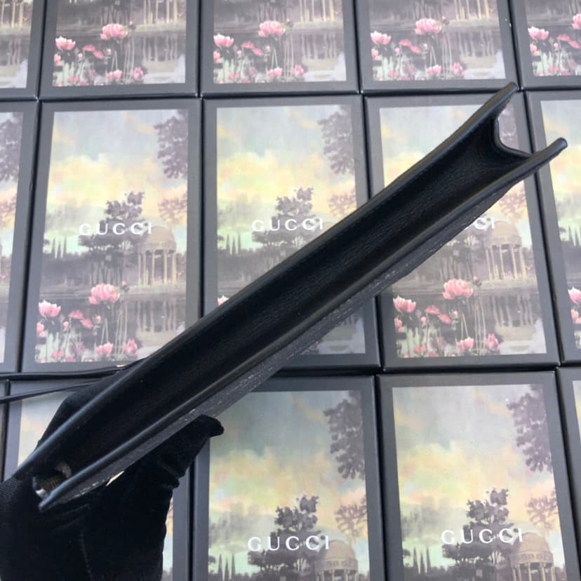 Gucci Tiger Print Pouch Light Grey Black For Men, Men’s Pouch 12in/31cm GG