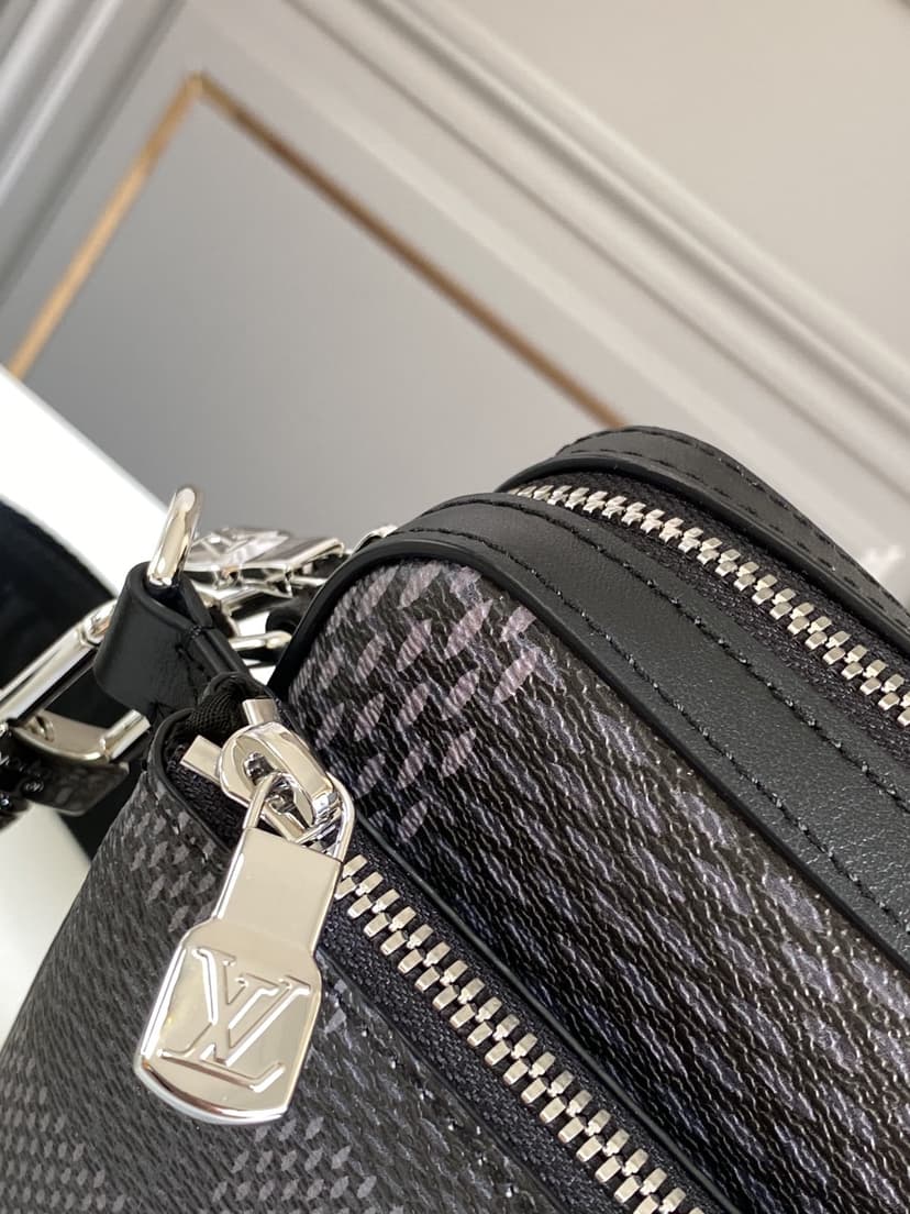 Louis Vuitton Trio Messenger Damier Graphite Black N50017