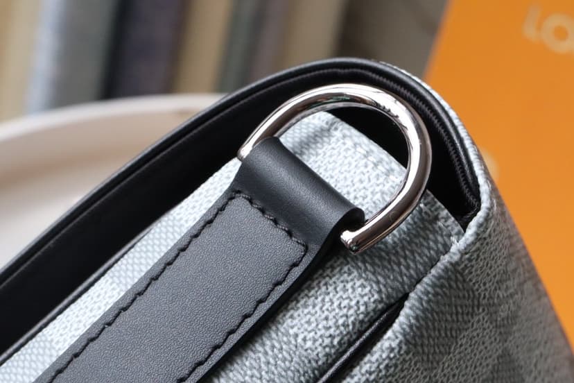 Louis Vuitton Studio Messenger Damier Graphite Plaster N50014